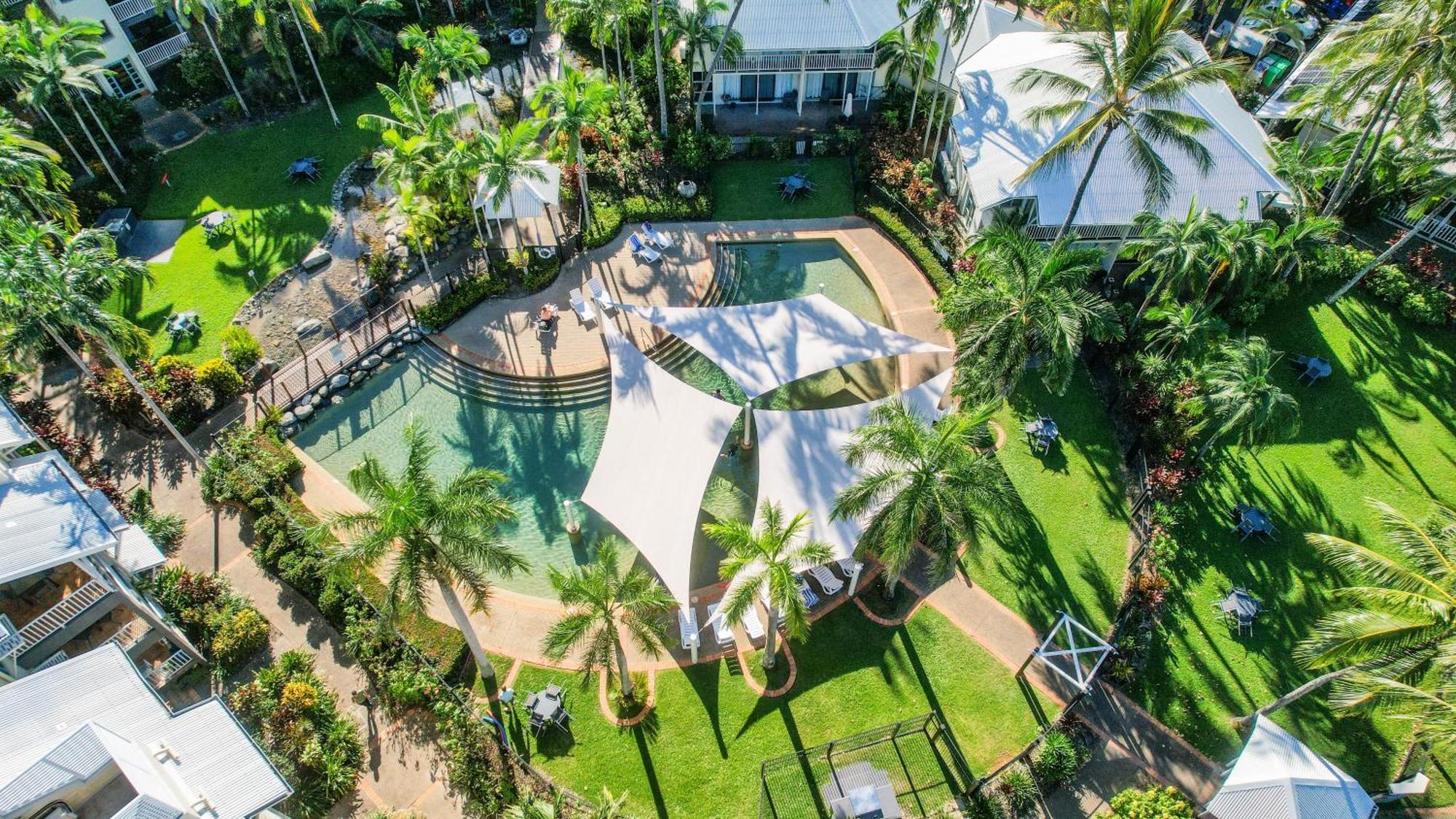 Coral Sands Beachfront Resort Trinity Beach Exterior photo