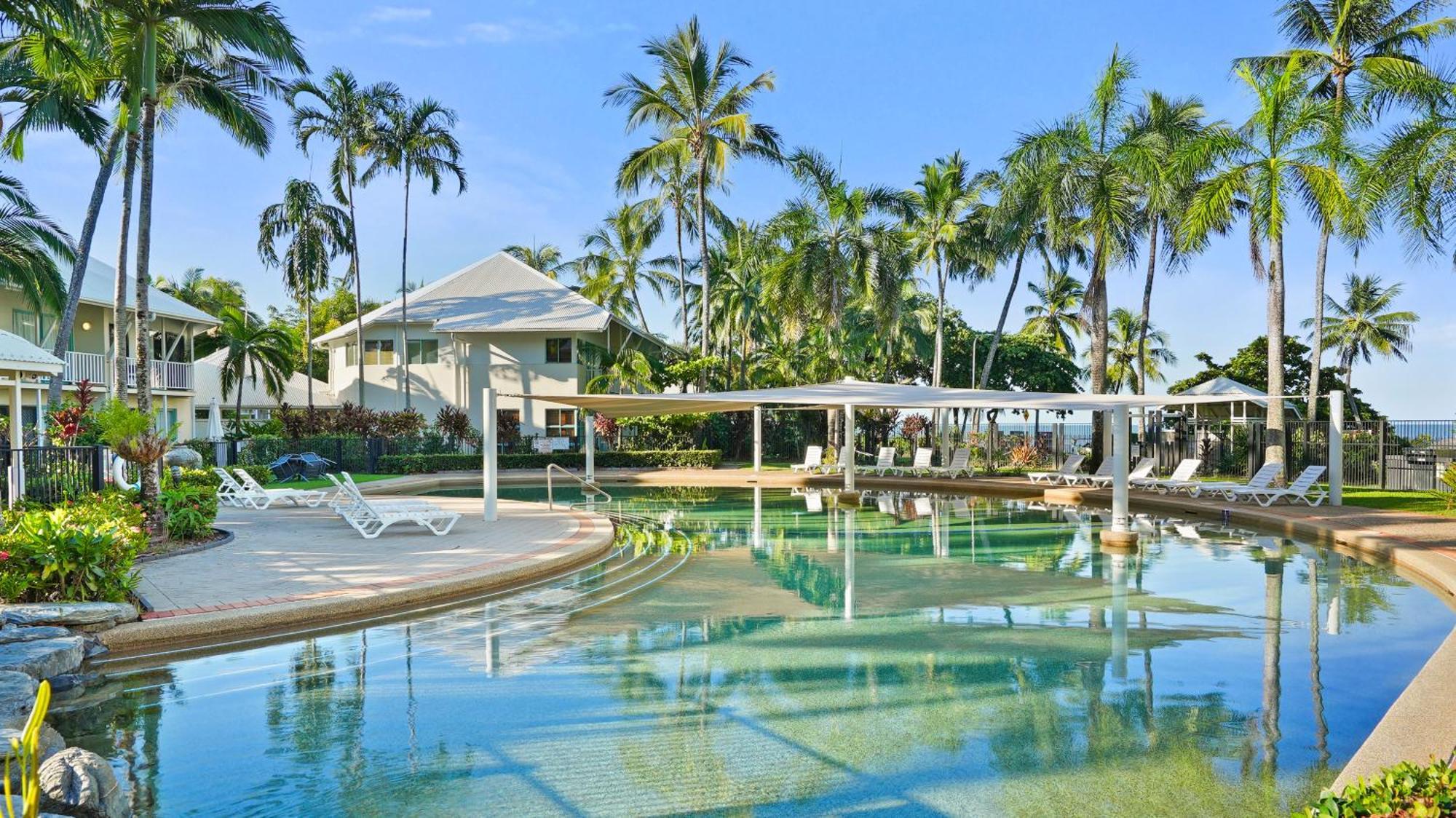 Coral Sands Beachfront Resort Trinity Beach Exterior photo