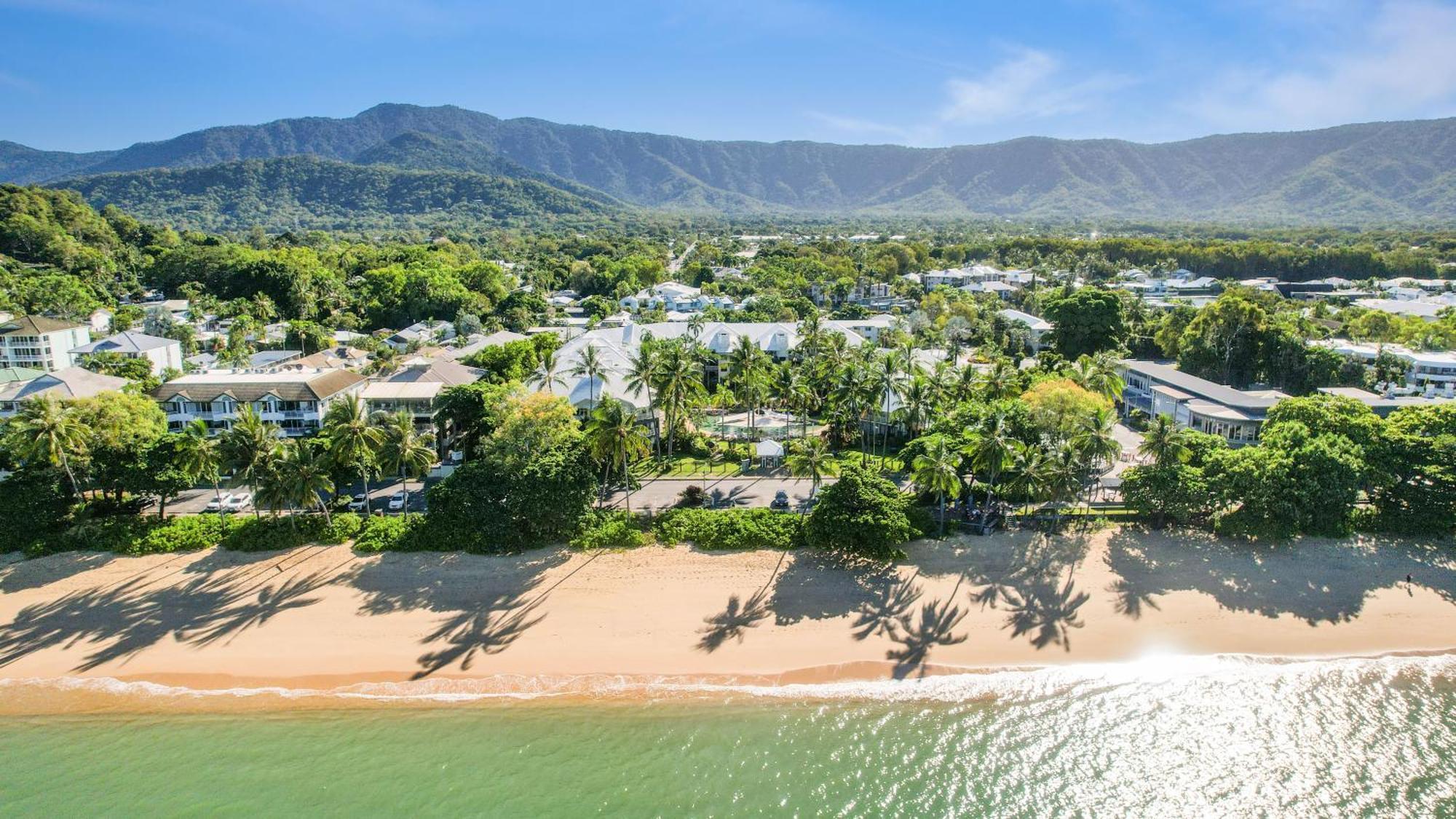 Coral Sands Beachfront Resort Trinity Beach Exterior photo