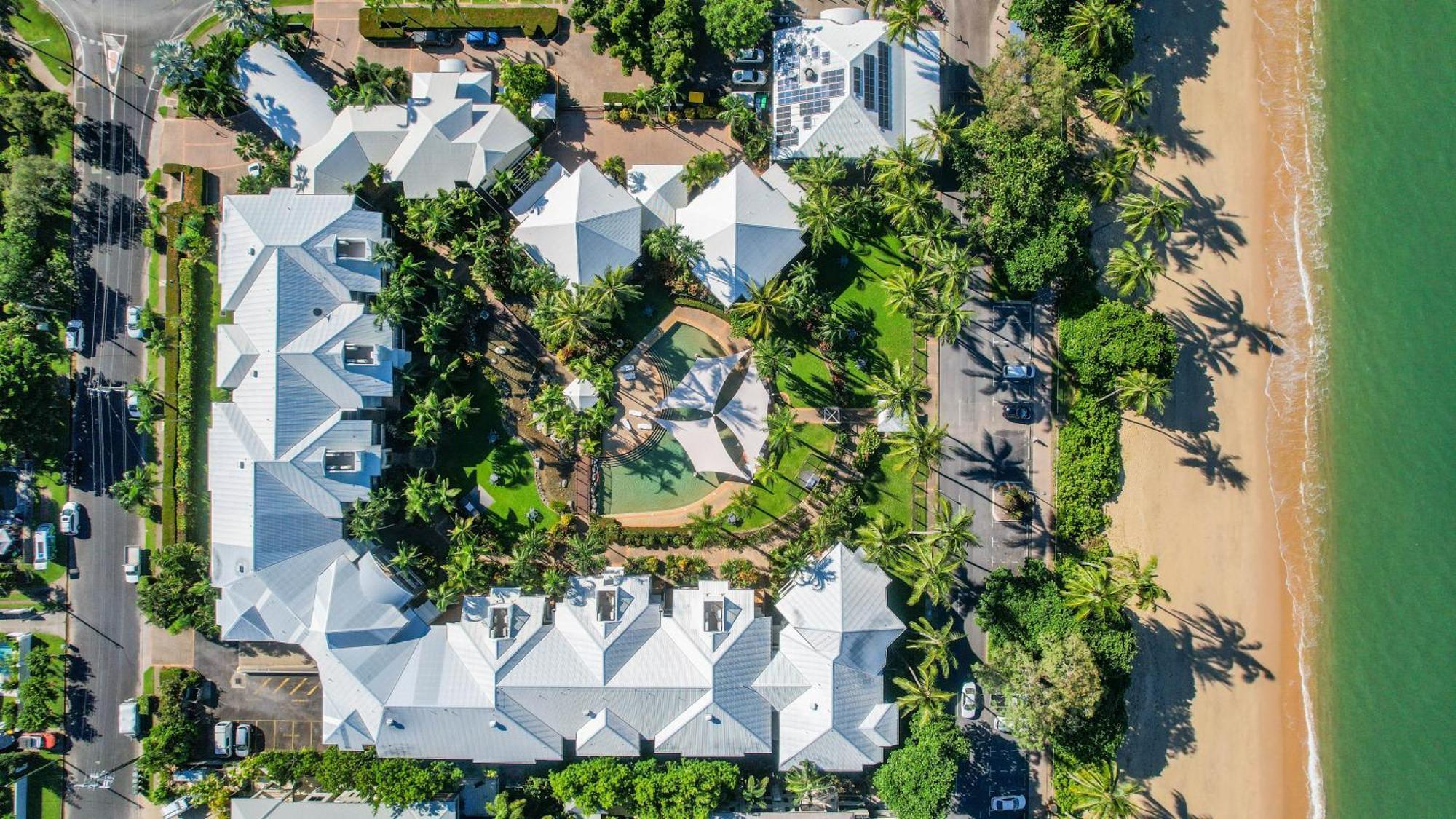 Coral Sands Beachfront Resort Trinity Beach Exterior photo